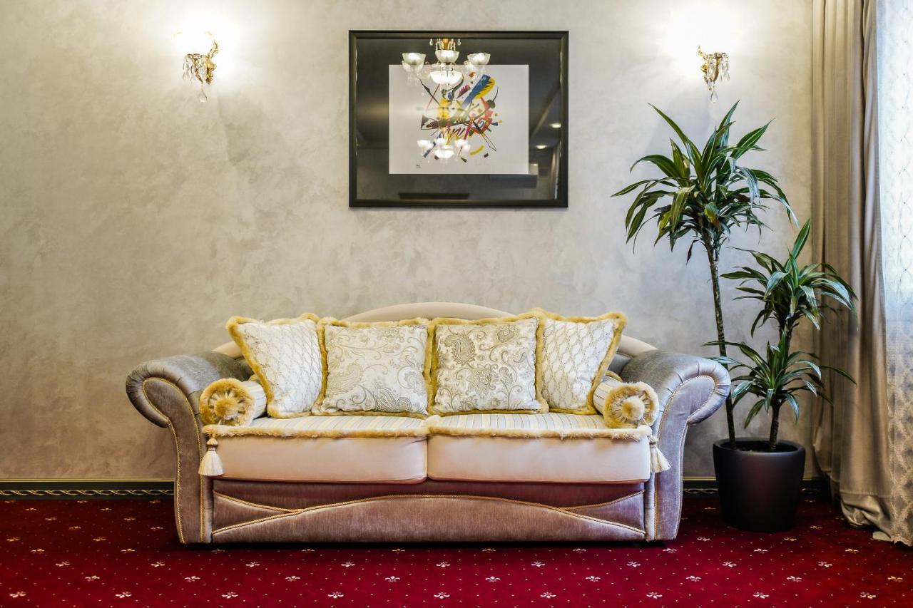 Imperial Palace Hotel Minsk Dış mekan fotoğraf